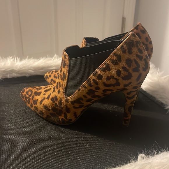 Madden Girl Leopard Heels - Picture 4 of 10